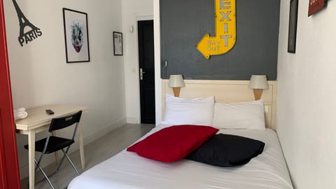 Classic Double Room | Blackout drapes, iron/ironing board, free WiFi, bed sheets