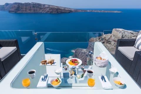 Luxury Villa, 2 Bedrooms, Private Pool, Sea View | Room service - dining
