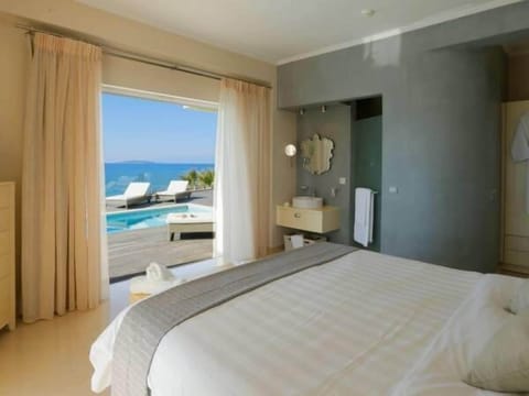 Presidential Suite, Sea View | Premium bedding, down comforters, pillowtop beds, minibar