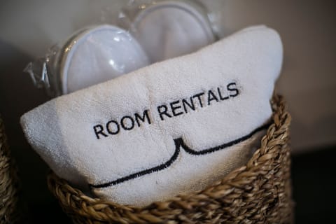 Luxury Double Room | Bathroom | Shower, free toiletries, hair dryer, towels