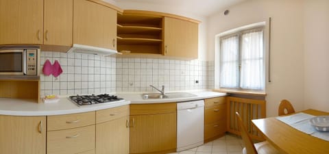 Grand Apartment, 2 Bedrooms | Private kitchen