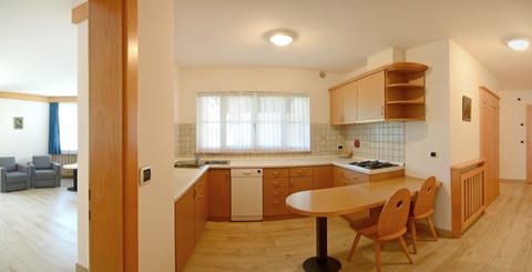 Apartment, 2 Bedrooms | Private kitchenette