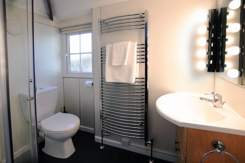 Standard Room, 1 Double Bed, Non Smoking | Bathroom | Shower, free toiletries, hair dryer, bathrobes