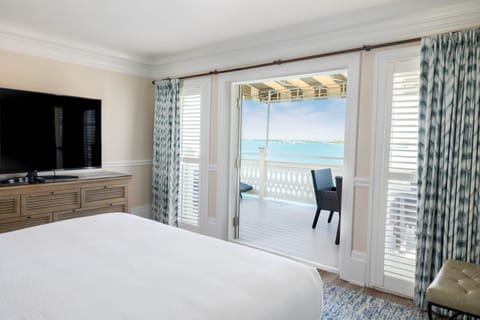 Sea Breeze Suite, 2 Bedrooms, Oceanfront. | In-room safe, individually decorated, individually furnished, desk