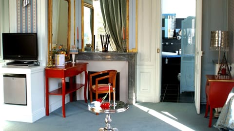 Superior Double Room, Balcony (Prestige) | Living area | LCD TV