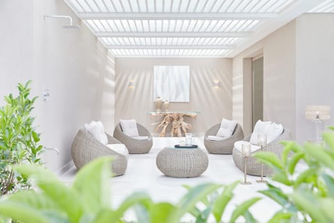 Couples treatment rooms, sauna, hot tub, Turkish bath, body treatments