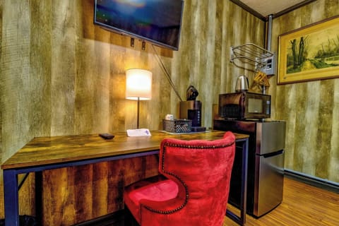 Economy Cabin | 4 bedrooms, individually decorated, individually furnished, bed sheets