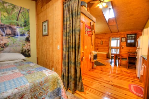 Basic Cabin, 1 Bedroom (Bear Crossing at Ponderosa) | 4 bedrooms, individually decorated, individually furnished, bed sheets