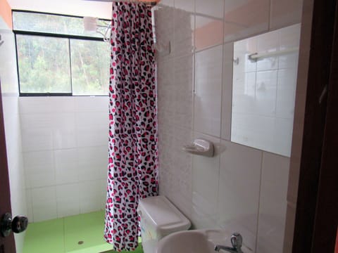 Classic Twin Room, Shared Bathroom | Bathroom | Free toiletries, hair dryer, towels