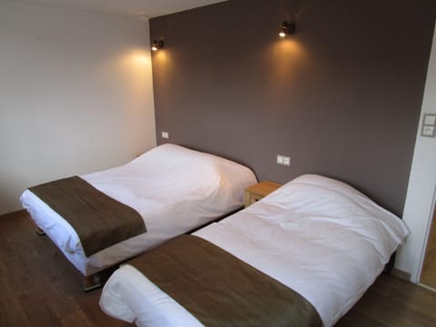 Room (5 persons) | Individually decorated, desk, cribs/infant beds, free WiFi