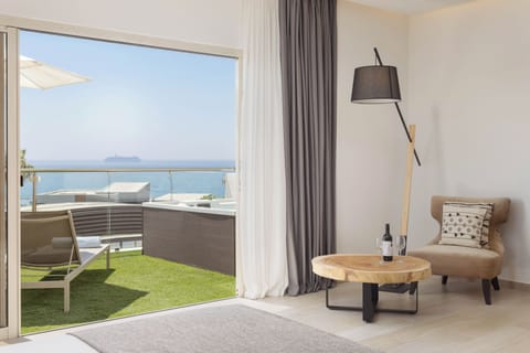 Athina Suite Sea View with Outdoor Whirlpool | Free minibar, in-room safe, desk, blackout drapes