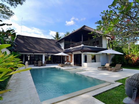 Family Villa, Multiple Bedrooms | 7 bedrooms, premium bedding, in-room safe, desk