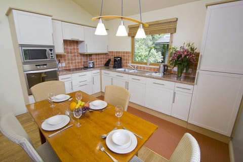 Room, 2 Bedrooms, Kitchen, Garden Area (Woodland Lodge) | Private kitchen | Fridge, coffee/tea maker, electric kettle