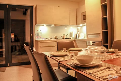 Superior Penthouse, 3 Bedrooms, Balcony | In-room dining