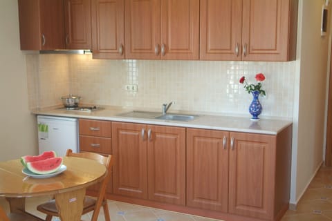 Apartment, 1 Bedroom | Private kitchen