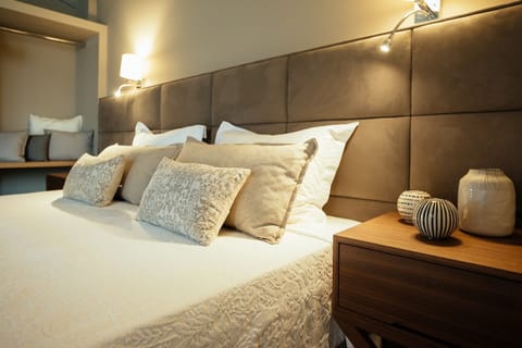 Deluxe Suite, Hill View | Premium bedding, desk, laptop workspace, soundproofing