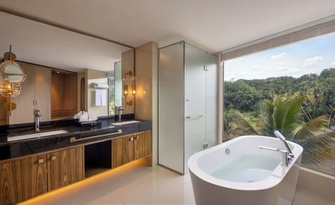 Executive Suite | Private spa tub