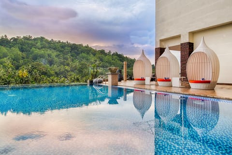 Outdoor pool, sun loungers