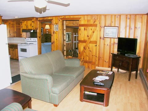 Superior Cottage, 2 Bedrooms (#10) | Pillowtop beds, individually decorated, individually furnished