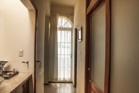 Comfort Duplex, 1 King Bed | Bathroom sink