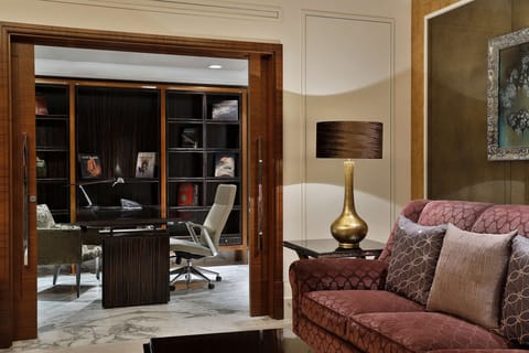 Royal Suite, 1 King Bed | In-room safe, desk, blackout drapes, soundproofing