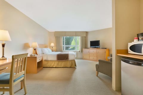 In-room safe, desk, iron/ironing board, rollaway beds