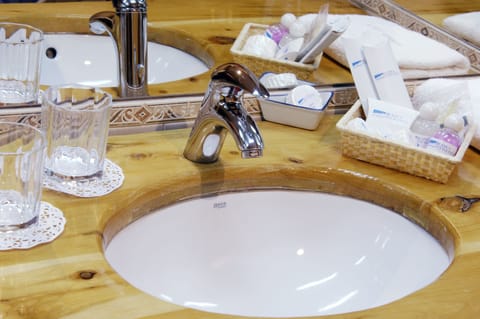 Bathroom sink