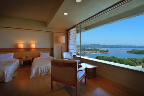 SHOIN-KAKU Japanese Western Style Room, Ocean View, Non Smoking | Minibar, in-room safe, desk, blackout drapes