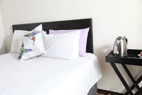 Comfort Room (Purple Room) | Desk, iron/ironing board, free WiFi, bed sheets