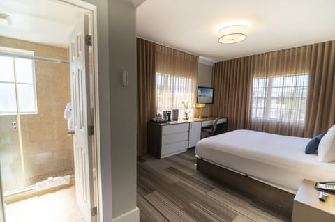 Luxury Double Room, 1 King Bed, Pool View | Egyptian cotton sheets, premium bedding, down comforters, pillowtop beds