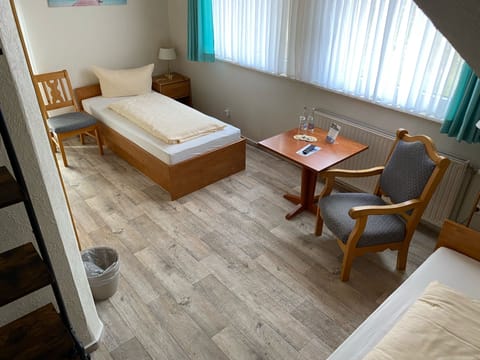 Basic Twin Room | Free WiFi, bed sheets