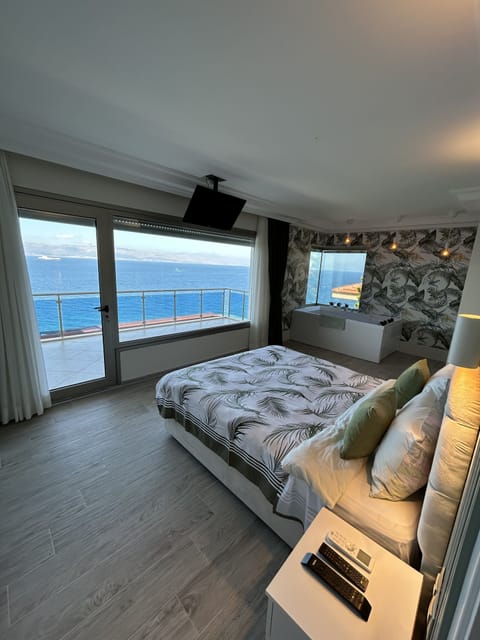 Deluxe Double Room | Egyptian cotton sheets, premium bedding, desk, iron/ironing board