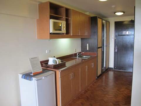 Loft Suite | Private kitchen | Fridge, coffee/tea maker, electric kettle