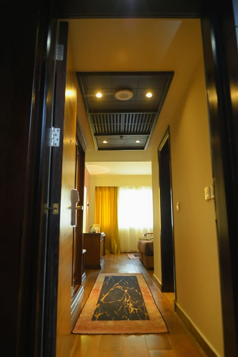 Standard Room | Minibar, in-room safe, blackout drapes, free WiFi