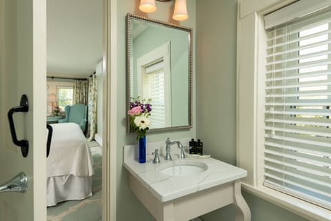 Chatham Room | Bathroom | Shower, designer toiletries, hair dryer, bathrobes