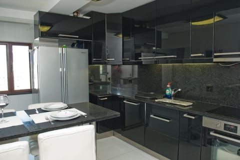 Deluxe Duplex, 3 Bedrooms, Sea View | Private kitchen | Full-size fridge, microwave, oven, stovetop