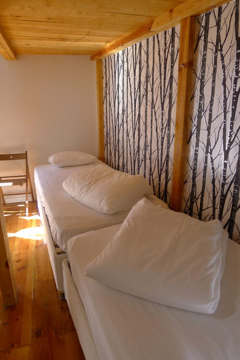 Twin Room with Shared Bathroom | Iron/ironing board, free WiFi, bed sheets