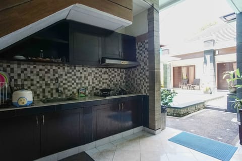 Deluxe Double or Twin Room | Shared kitchen