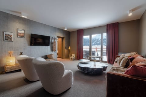 Signature Suite, 3 Bedrooms, Hot Tub, Mountain View | Living area | 80-inch LCD TV with satellite channels, TV, pay movies