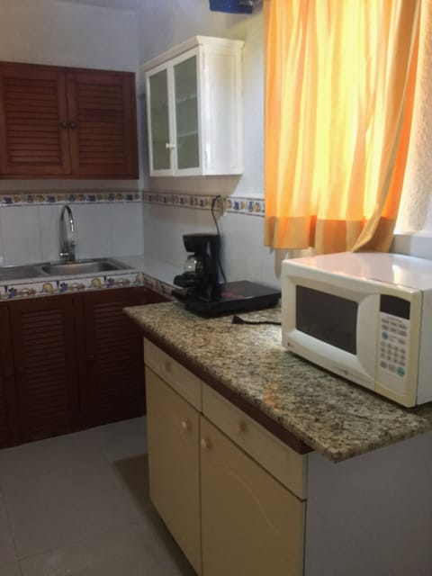 Suite | Private kitchenette | Full-size fridge