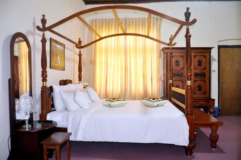 Deluxe Double Room | In-room safe, iron/ironing board, free WiFi