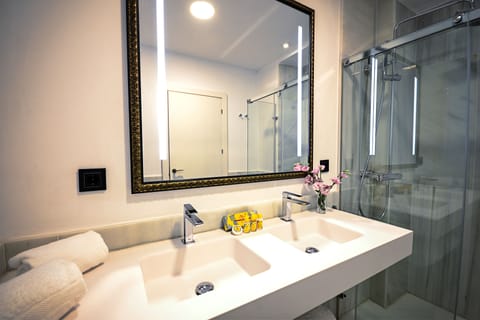 Superior Double Room | Bathroom | Shower, designer toiletries, hair dryer, towels