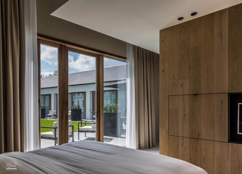 Minibar, in-room safe, desk, soundproofing