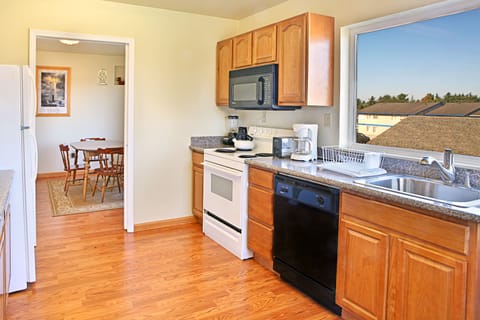 Condo, 2 Bedrooms, Kitchen, Beach View | Private kitchen | Fridge, oven, stovetop, dishwasher