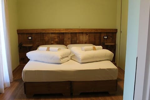 Double or Twin Room | Cribs/infant beds, free WiFi
