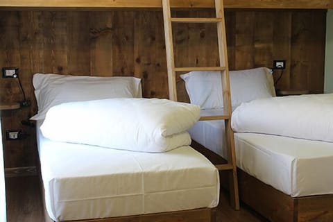 Triple Room | Cribs/infant beds, free WiFi