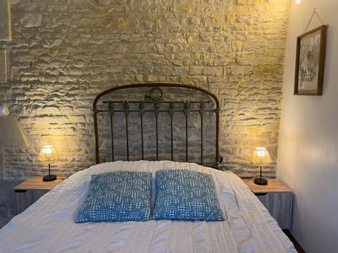 Double Room | Desk, blackout drapes, free cribs/infant beds, travel crib