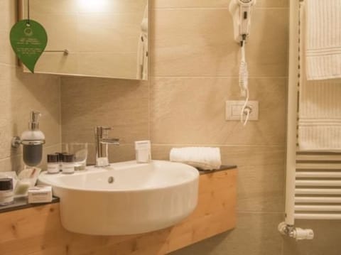 Suite, 2 Bedrooms | Bathroom | Shower, free toiletries, hair dryer, bathrobes