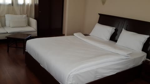 Standard Double or Twin Room, Sea View | Minibar, in-room safe, desk, free WiFi