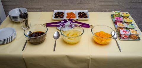 Daily English breakfast (GBP 5 per person)